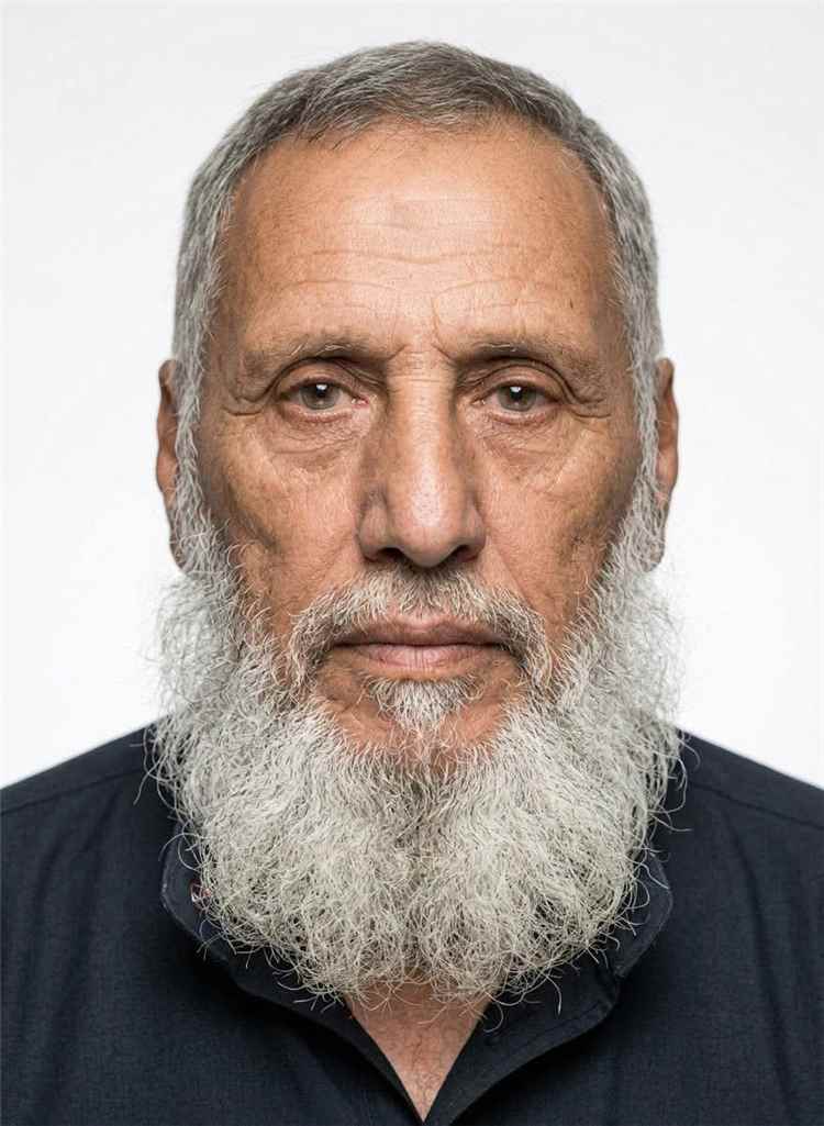 مدير مكتب التربية والتعليم بيافع رُصُد يعزّي نائب مدير أمن المديرية في وفاة والده