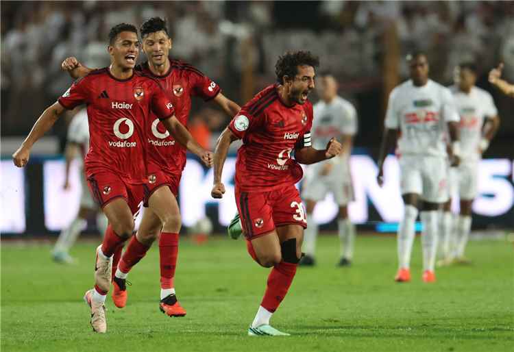 الأهلي يحسم قمة الكرة المصرية بثنائية أمام الزمالك ويعتلي صدارة الدوري مؤقتا