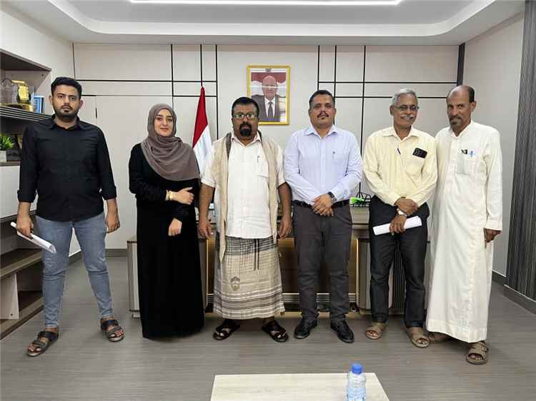وفاءً لمسيرة العطاء.. كلمة وداع وتقدير للأستاذة عبير الحضرمي وترحيب بالمدير الجديد عمار باطويل
