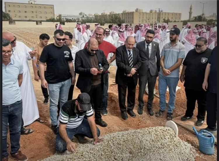 4 أطفال ضاعف الاعتداء الحوثي يتمهم وقتل والدتهم .. تركي آل الشيخ يحتوي قلوبهم: «عيالي»