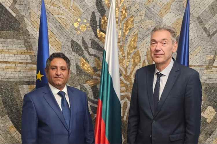 شمر يبحث مع مسؤول بلغاري مستجدات الأوضاع في اليمن وتداعيات تصعيد المليشيات الحوثية
