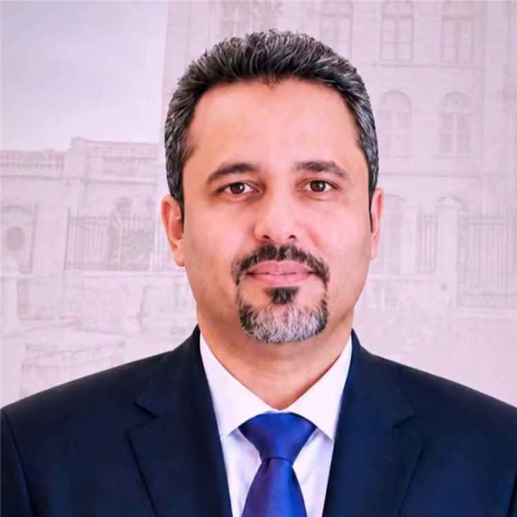 محافظ لحج يدعو قادة المحاور والألوية والوحدات العسكرية إلى رفع الجاهزية وحشد القوات لإسناد جبهات الصبيحة