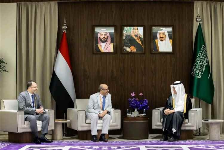 تحرك يمني سعودي لتحديث مصافي عدن وإطلاق مشروع الربط الكهربائي وجذب الاستثمارات لقطاع الطاقة