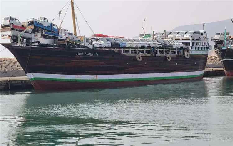 ميناء الشحر.. توقف النشاط التجاري يهدد مصادر رزق آلاف العمال ويعطل مصالح المواطنين