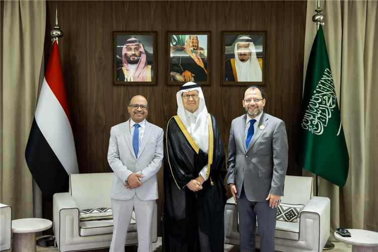 وزيرا النفط والمعادن والكهرباء والطاقة يبحثان مع وزير الطاقة ووزير الصناعة والثروة المعدنية السعودي تعزيز التعاون المشترك