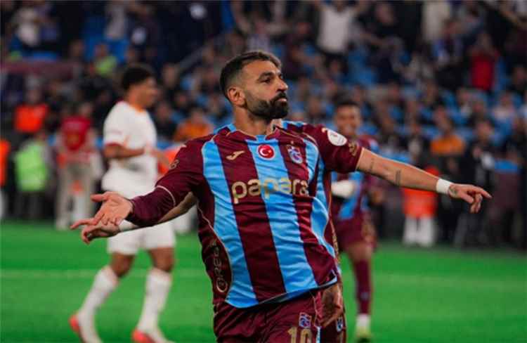 صلاح يقود طرابزون سبور لفوز عريض في «دوري المؤتمر الأوروبي»