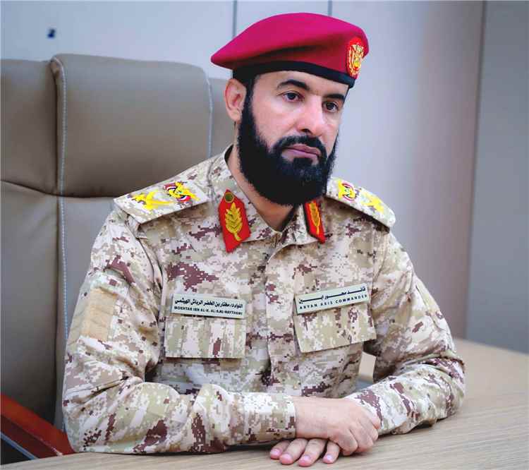 قائد محور أبين وقائد اللواء 255 مشاة ( اللواء الأول حماية رئاسية سابقا ) يعزّي باستشهاد جنديين من منتسبي اللواء إثر القصف الحوثي على المعاشيق