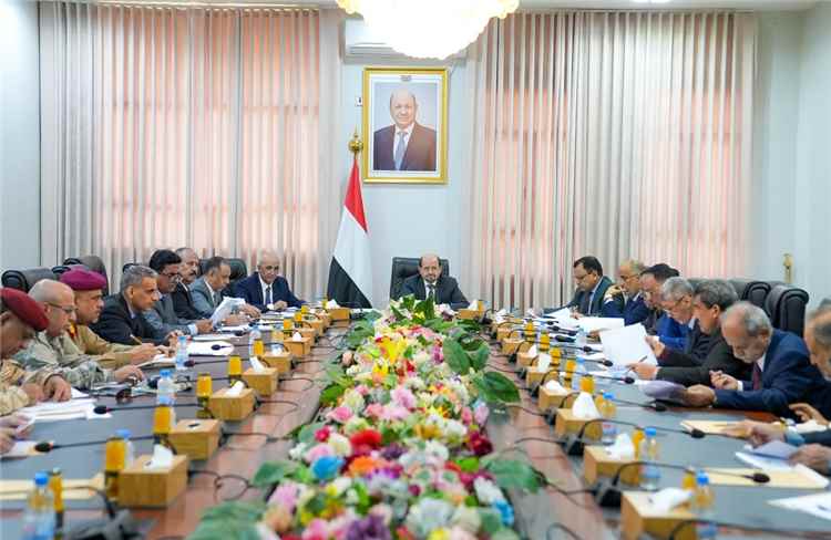رئيس الوزراء يترأس اجتماعاً للجنة العليا لمكافحة التهريب لمناقشة مستوى تنفيذ المصفوفة الحكومية وتشديد الرقابة على المنافذ