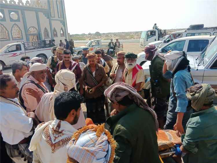 في أسمى معاني العفو والتسامح.. قبائل باكازم في أحور تطوي صفحة الدم وتنهي قضية مقتل المجحلي بعفوٍ عام