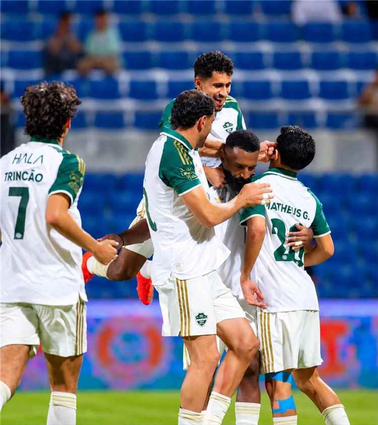 أهلي جدة ينجو من انتفاضة الفيحاء بثلاثية مثيرة في دوري روشن السعودي