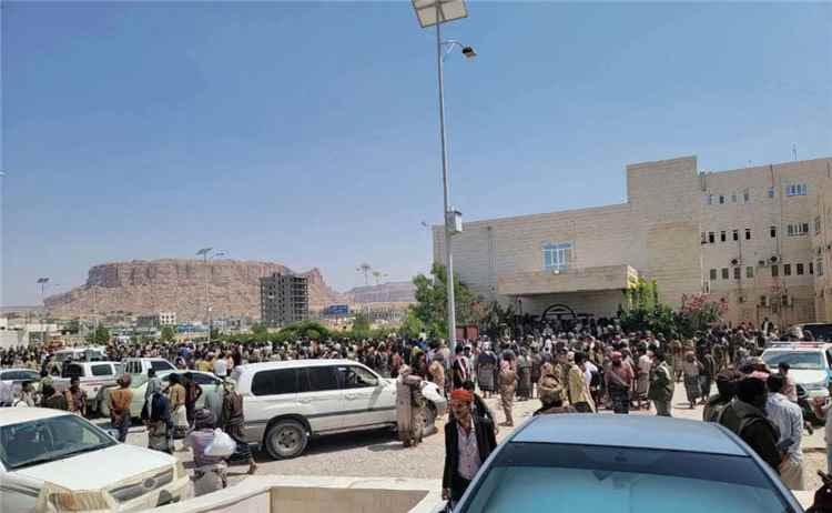 كاتب صحفي: مجزرة استهداف الجنود المستجدين في شبوة جريمة لا تسقط بالتقادم وستظل وصمة عار في سجل مرتكبيها
