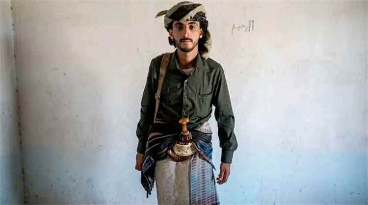 فقدان المواطن علي أحمد علي بكير العولقي في معسكر العلم بشبوة