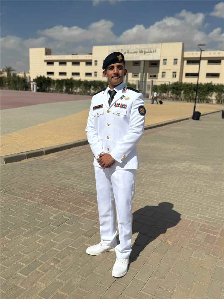 ليث الطعسلي يهنئ الملازم أحمد علي ناصر بمناسبة تخرجه من الكلية البحرية للعلوم العسكرية