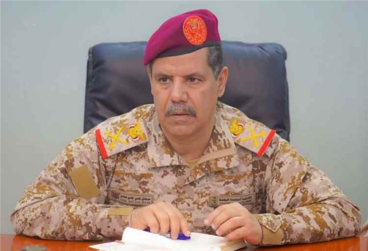 قائد محور عتق يعزي في استشهاد وإصابة العشرات من قوات التدخل السريع بهجوم حوثي على معسكر الشهيد أحمد السليماني بشبوة