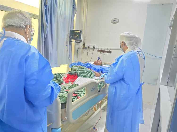 الشيخ البسيري والدكتور بن نويصر يتفقدان جرحى محافظة شبوة بمستشفيات المكلا