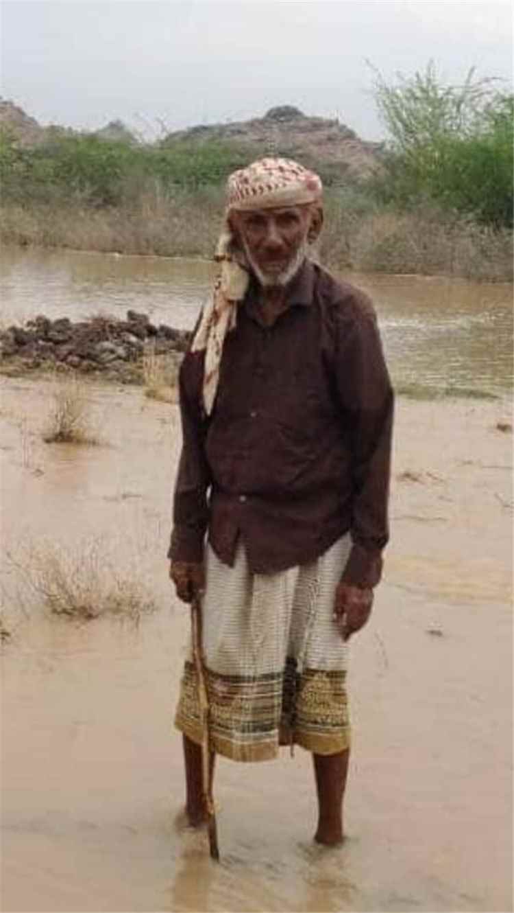 رحل الرجل الذي حمل البندقية ضد الامامة والاحتلال البريطاني، ومات لا يملك ثمن الدواء