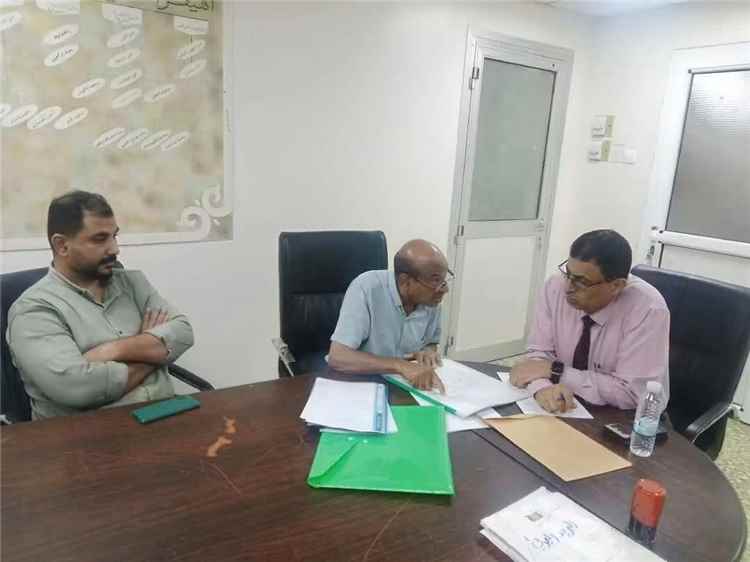 مدير عام مكتب الصحة بلحج يلتقي وفد شركة ناتكو الرازي لبحث إنشاء مبنى جراحة القلب ومركز الكلى بمستشفى ابن خلدون العام