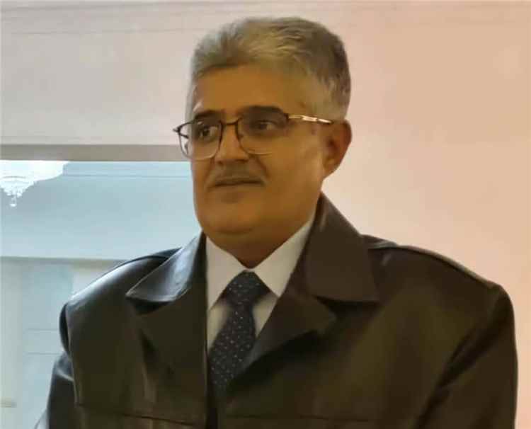 القفيش ينتقد غياب قيادات الدولة ويدعو إلى تشكيل مجلس عسكري من الداخل
