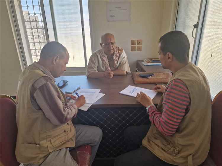 مدير عام مديرية المظفر يناقش مع منظمة كير أوضاع النازحين وسبل التدخل الإنساني