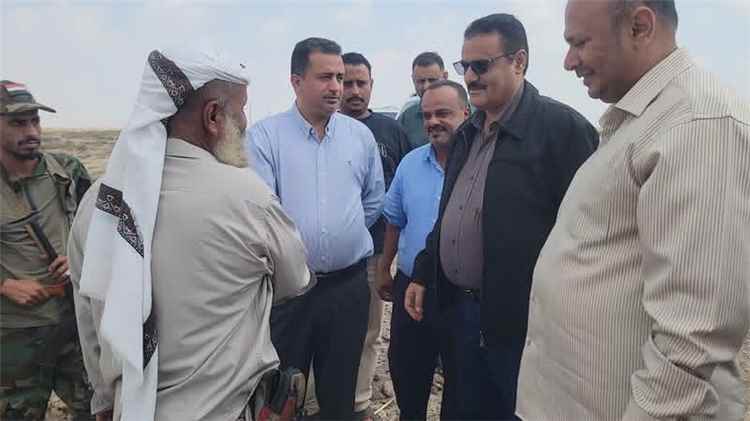 بشريان كهربائي يمتد 4 كيلومترات.. تحرك رسمي لإنهاء معاناة النازحين في ساحل عمران بعدن