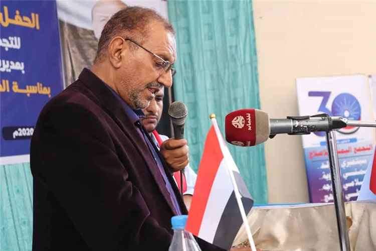 الحوثيون يقتحمون منزل رئيس إصلاح الشمايتين وينهبون محتوياته