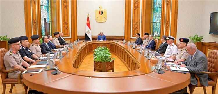 مصر تدعو لحل دبلوماسي في اليمن والبرلمان يدرس دعم السعودية عسكريا