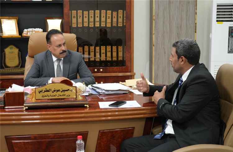 بعد تفاقم معاناة المسافرين.. وزارة الأشغال تتدخل لإنهاء أزمة طريق عتق بيحان