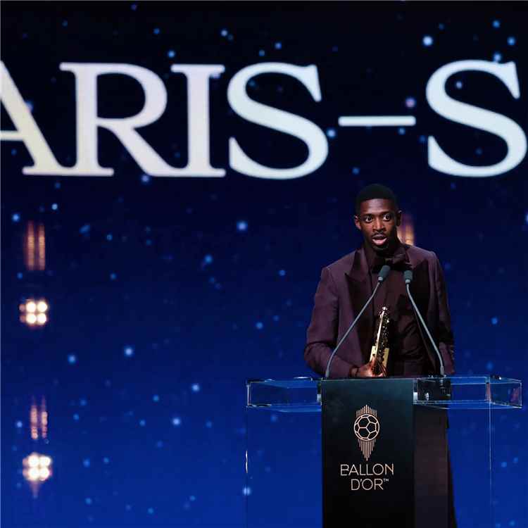«حفل جائزة الكرة الذهبية» باريس سان جيرمان يحتفظ بجائزة أفضل ناد في العالم لعام 2026م
