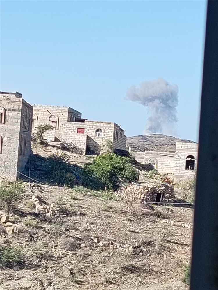ضربات جوية مباغتة تستهدف مواقع وتعزيزات حوثية في الصومعة بالبيضاء