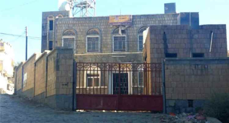 انقطاع خدمات يمن موبايل عن رصد وسرار وسباح بسبب قطع كابل الألياف الضوئية بين الحبيلين ويافع