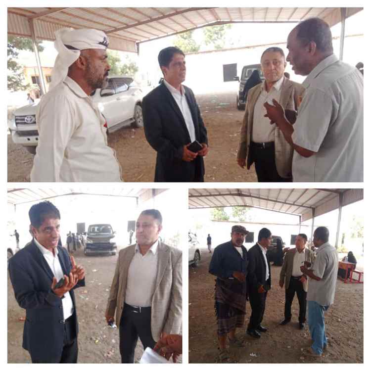 الأمين العام لمحلي أبين ومدير التربية يزوران مدرسة أبناء الفلاحين بنين ويطلعان على تزايد أعداد الطلاب النازحين