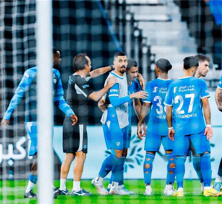 الشمال القطري يُذيق الهلال السعودي أول هزيمة في دوري أبطال آسيا للنخبة