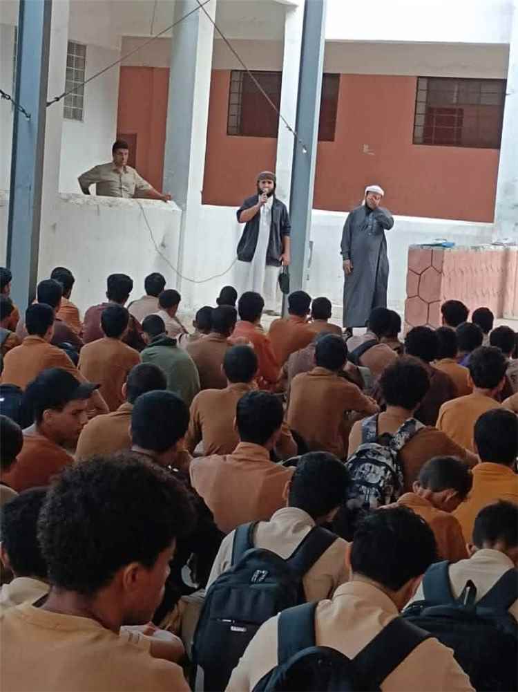 مكتب الأوقاف والإرشاد بعدن ينفذ محاضرة توعوية لطلاب ثانوية مأرب للبنين ويحذر من الفكر الحوثي والآفات الدخيلة