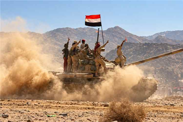 بعد ثلاثة أسابيع من «فجر اليمن».. كاتب صحفي يحدد مؤشرات النجاح والتحديات المقبلة
