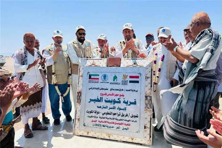 عاملون في القطاع الإنساني يناشدون الرئاسة والحكومة التدخل العاجل لدى الكويت وقطر لإعادة فتح قنوات الدعم للنازحين والمتضررين