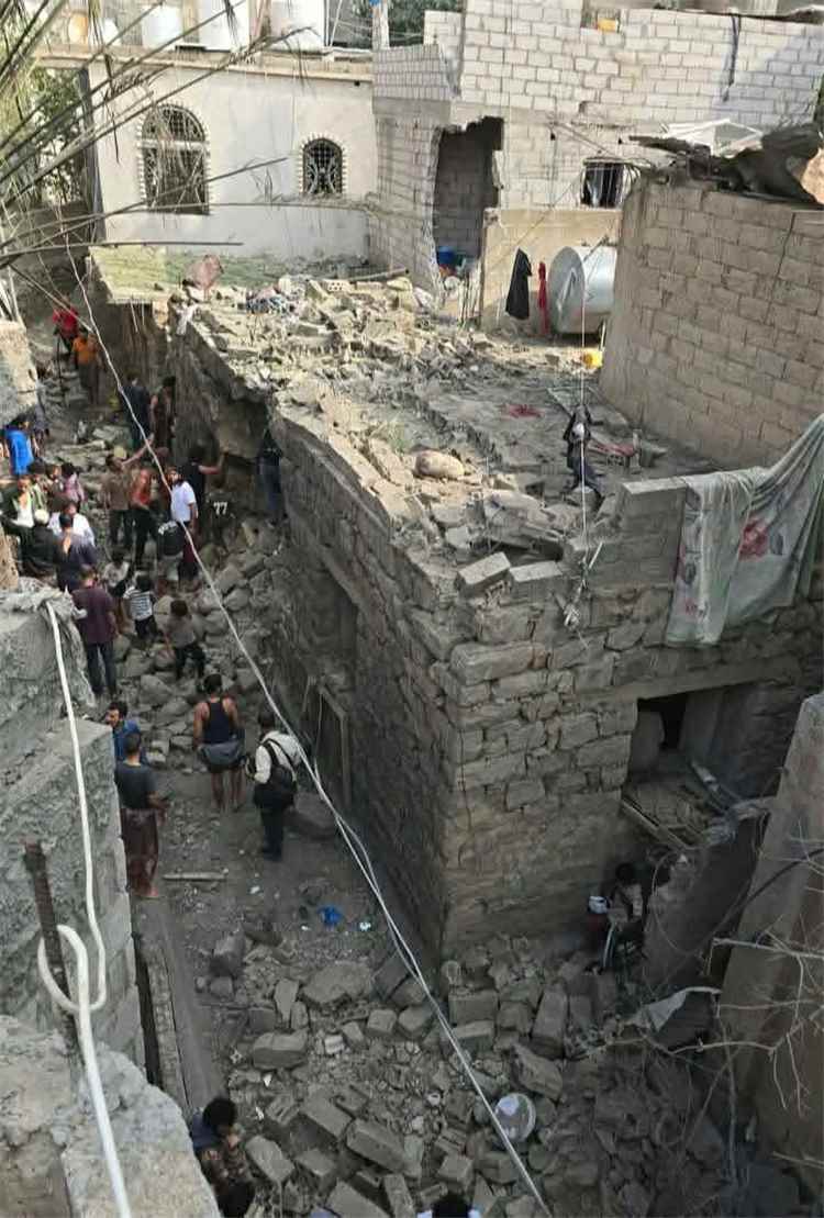 محافظ تعز: الحوثيون يقصفون المدنيين كل ساعة ويستهدفون سيارات الإسعاف