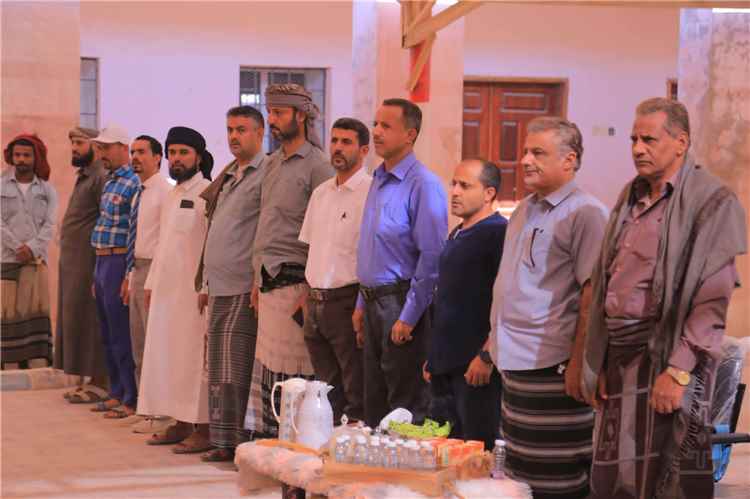 مدرسة الشعب بالغيضة تنظم فعالية تحت عنوان «تواصل الأجيال.. عبق الماضي وإشراقة الحاضر»