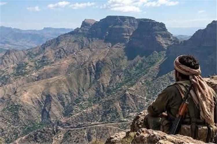 معارك ضارية في شريان تعز الحيوي.. القوات المشتركة تصد هجوماً حوثياً على هيجة العبد وغارات جوية تدك تعزيزات الميليشيا