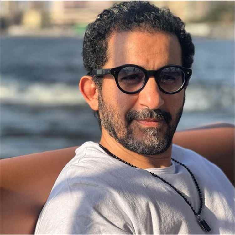 وداعاً للضحك المعتاد.. أحمد حلمي يكسر قالبه الكوميدي بفيلم «حدوتة» ويعود بصراعات نفسية وغموض بعد غياب 4 سنوات