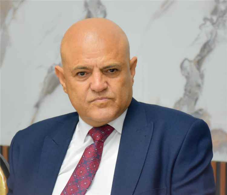 محافظ تعز يشيد بالمبادرة الإنسانية السعودية لإغاثة المحافظة