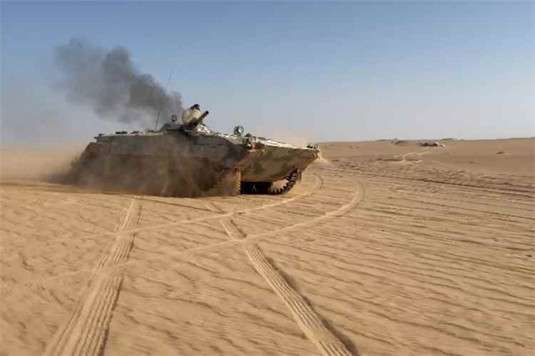 تصعيد عسكري واسع في الجبهات.. ضربات جوية تدمر رتلاً حوثياً وتقدم للقوات الحكومية في تعز