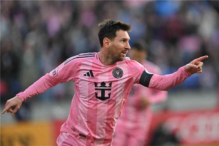 سحر ليو يفرض نفسه عالمياً: 6 دول بينها البرازيل تمنح ميسي المركز الأول في الكرة الذهبية