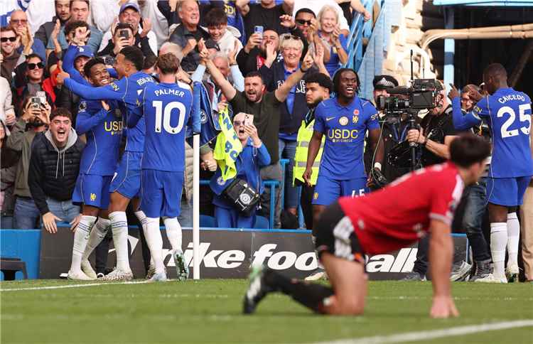 تشلسي يعمق جراح ضيفه مانشستر يونايتد في الدوري الإنجليزي الممتاز