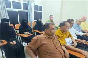 حلقة نقاشية تحذر من تفاقم نقص الكوادر التعليمية