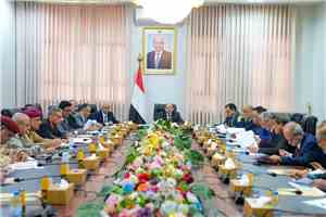 رئيس الوزراء يترأس اجتماعاً للجنة العليا لمكافحة التهريب لمناقشة مستوى تنفيذ المصفوفة الحكومية وتشديد الرقابة على المنافذ