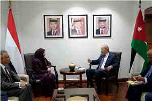 وزيرة الخارجية تبحث مع نظيرها الأردني العلاقات الثنائية وتطورات الأوضاع في اليمن والمنطقة
