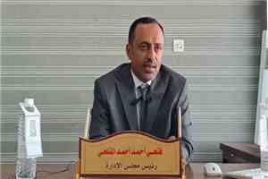 رجل الأعمال الشيخ فتحي المفلحي يهنئ الرائد خالد بلعيدي بمناسبة تعيينه قائداً لوحدة حماية الأراضي بأبين