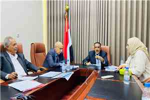 اللجنة العليا للمناقصات والمزايدات تناقش تقرير اختيار الجهاز الفني والأمين العام