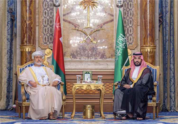 ولي العهد السعودي وسلطان عُمان يبحثان تطورات الأوضاع في المنطقة