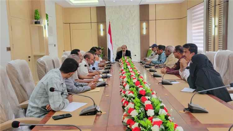 لجنة إدارة الأحواض المائية بشبوة تقر أولويات عملها وتدعو إلى ضبط استغلال المياه
